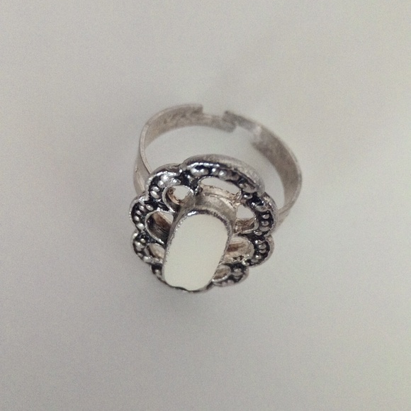 Silver-toned  With Off White Accent Adjustable Ring - Picture 1 of 9